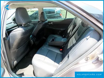 TOYOTA CAMRY HYBRID XLE