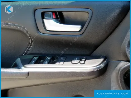 TOYOTA CAMRY HYBRID XLE
