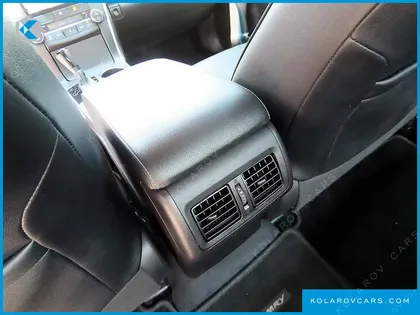 TOYOTA CAMRY HYBRID XLE