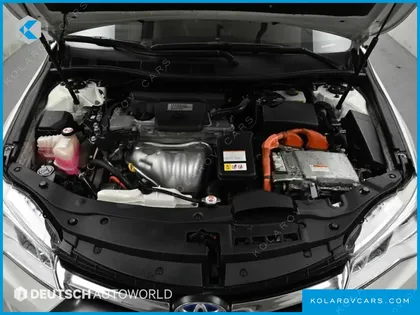 TOYOTA CAMRY HYBRID XLE