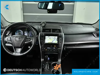 TOYOTA CAMRY HYBRID XLE