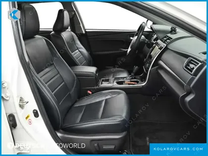TOYOTA CAMRY HYBRID XLE