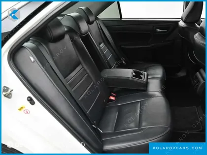 TOYOTA CAMRY HYBRID XLE
