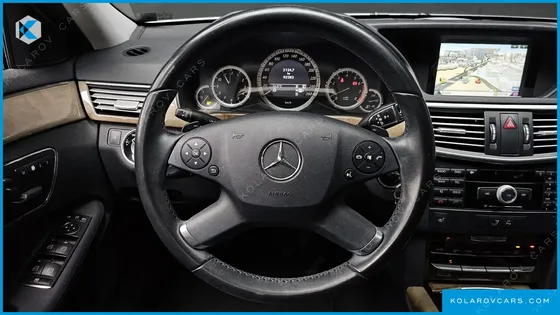 MERCEDES E-CLASS E300 ELEGANCE