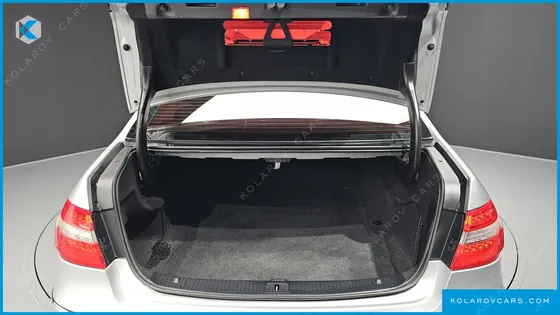 MERCEDES E-CLASS E300 ELEGANCE