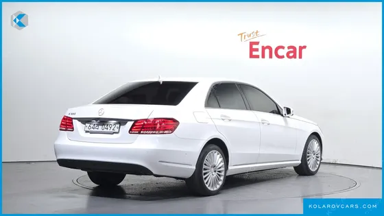 MERCEDES E-CLASS E300 ELEGANCE
