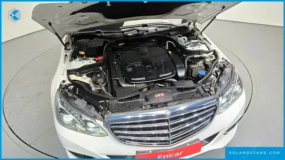 MERCEDES E-CLASS E300 ELEGANCE