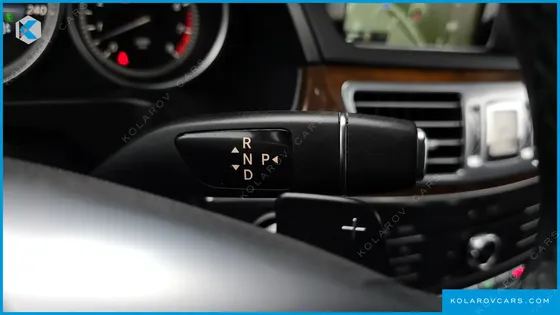 MERCEDES E-CLASS E300 ELEGANCE