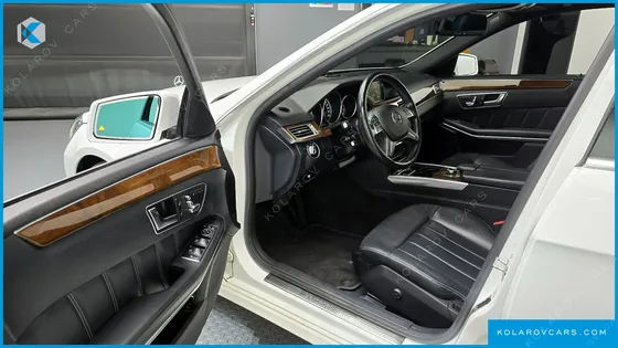 MERCEDES E-CLASS E300 ELEGANCE