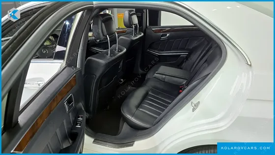 MERCEDES E-CLASS E300 ELEGANCE
