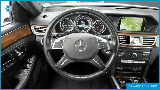 MERCEDES E-CLASS E300 ELEGANCE