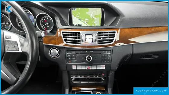 MERCEDES E-CLASS E300 ELEGANCE