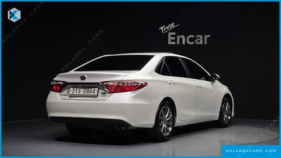 TOYOTA CAMRY HYBRID XLE