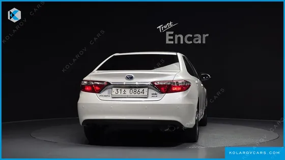 TOYOTA CAMRY HYBRID XLE