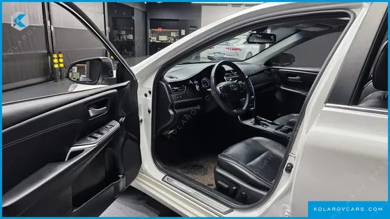 TOYOTA CAMRY HYBRID XLE