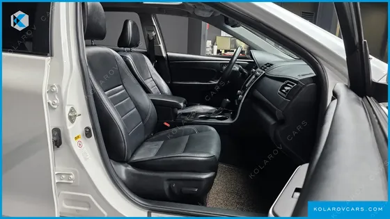 TOYOTA CAMRY HYBRID XLE
