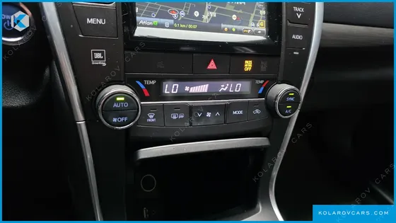 TOYOTA CAMRY HYBRID XLE