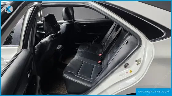 TOYOTA CAMRY HYBRID XLE