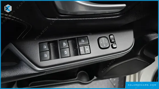 TOYOTA CAMRY HYBRID XLE