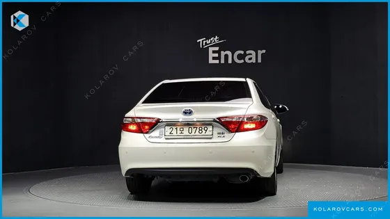 TOYOTA CAMRY HYBRID XLE
