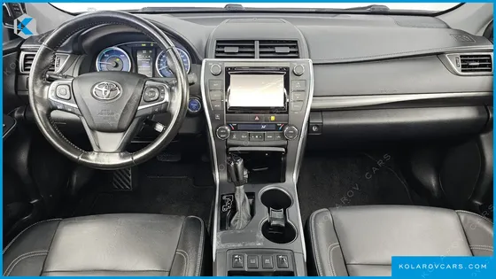 TOYOTA CAMRY HYBRID XLE
