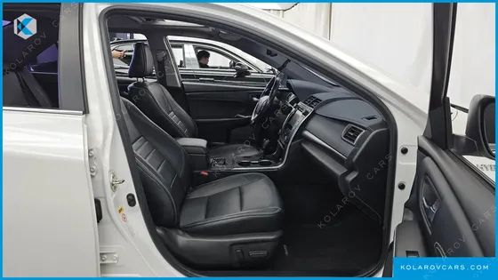 TOYOTA CAMRY HYBRID XLE