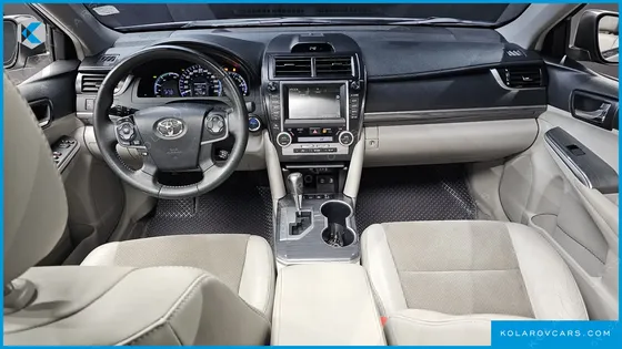TOYOTA CAMRY HYBRID XLE