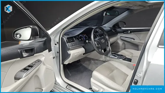 TOYOTA CAMRY HYBRID XLE