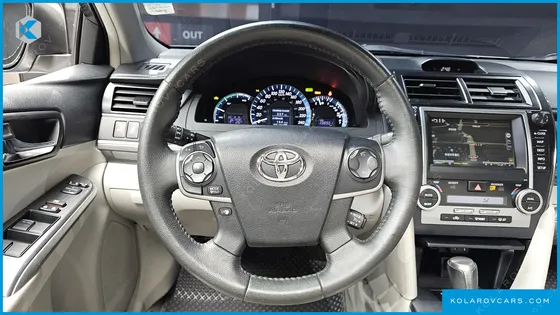 TOYOTA CAMRY HYBRID XLE