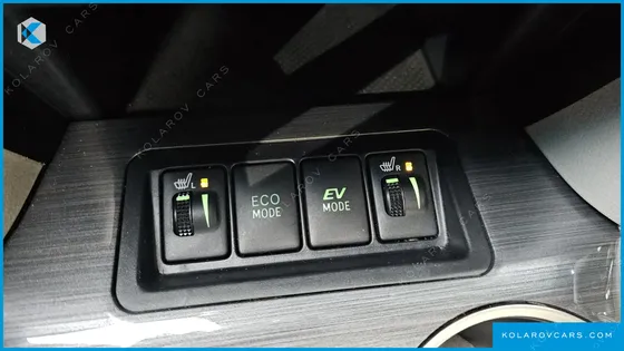 TOYOTA CAMRY HYBRID XLE