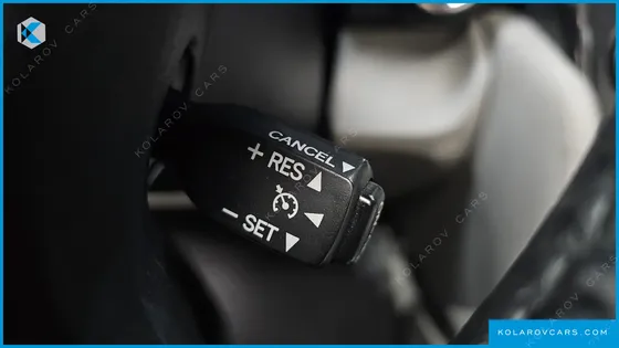 TOYOTA CAMRY HYBRID XLE