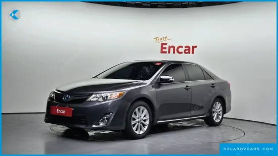 TOYOTA CAMRY HYBRID XLE