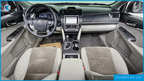 TOYOTA CAMRY HYBRID XLE
