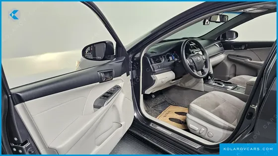 TOYOTA CAMRY HYBRID XLE