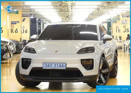 PORSCHE MACAN BASE 4
