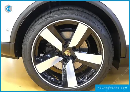 PORSCHE MACAN BASE 4