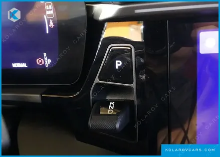 PORSCHE MACAN BASE 4