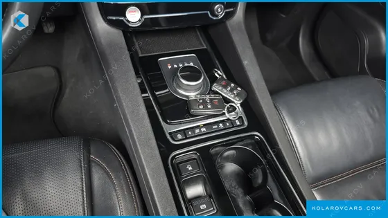 JAGUAR F-PACE 20D PRESTIGE