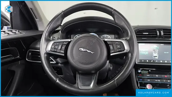 JAGUAR F-PACE 20D PRESTIGE