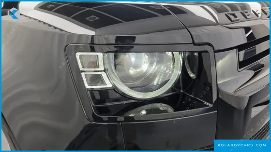 LAND ROVER DEFENDER 110 P300 X-DYNAMIC SE