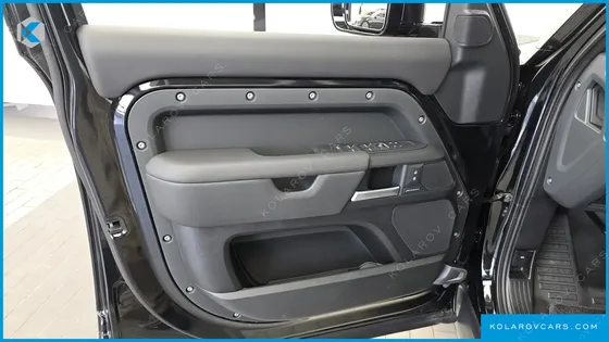 LAND ROVER DEFENDER 110 P300 X-DYNAMIC SE