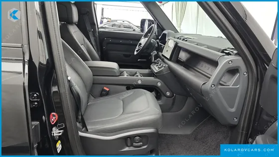LAND ROVER DEFENDER 110 P300 X-DYNAMIC SE