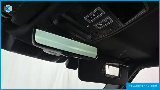 LAND ROVER DEFENDER 110 P300 X-DYNAMIC SE