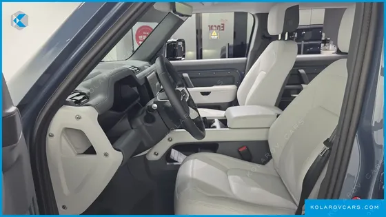 LAND ROVER DEFENDER 110 P300 X-DYNAMIC SE