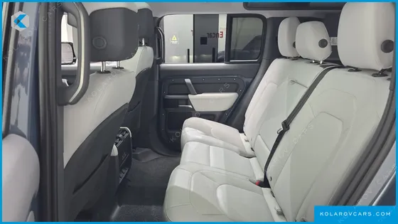 LAND ROVER DEFENDER 110 P300 X-DYNAMIC SE