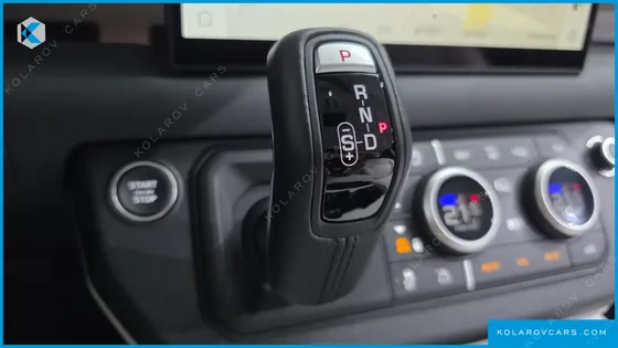 LAND ROVER DEFENDER 110 P300 X-DYNAMIC SE