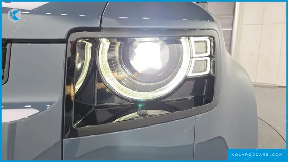 LAND ROVER DEFENDER 110 P300 X-DYNAMIC SE