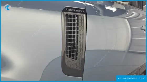 LAND ROVER DEFENDER 110 P300 X-DYNAMIC SE