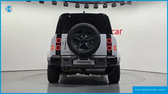LAND ROVER DEFENDER 110 D250 X-DYNAMIC SE