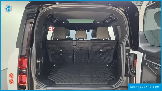 LAND ROVER DEFENDER 110 D250 X-DYNAMIC SE